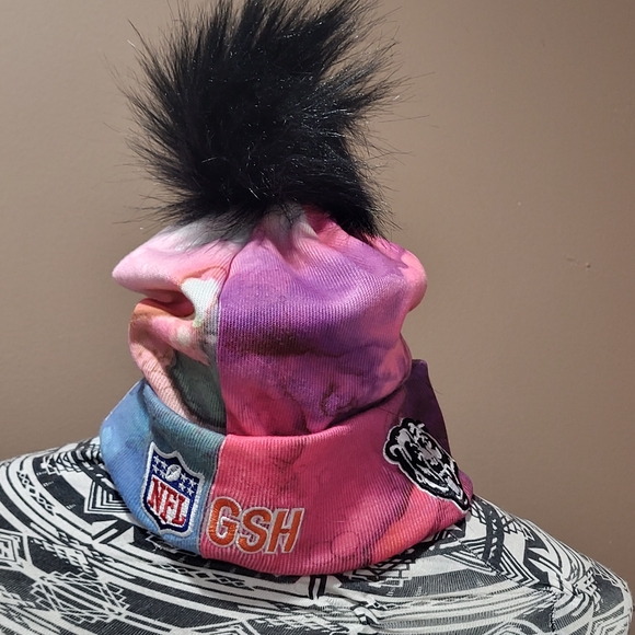 NFL Crucial Catch Chicago Bears Tie Die Lined Beanie with 4" faux fur poof - Picture 5 of 5